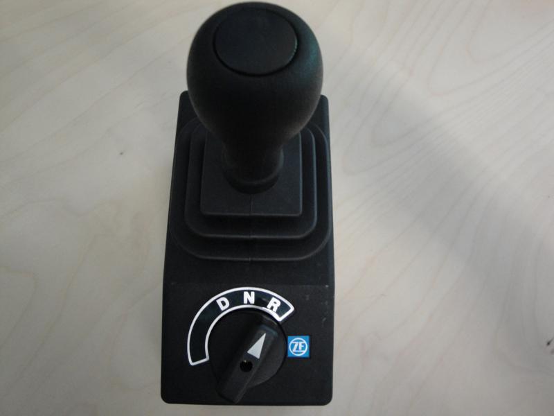 Konsolen-Fahrschalter  Avs + Astronik