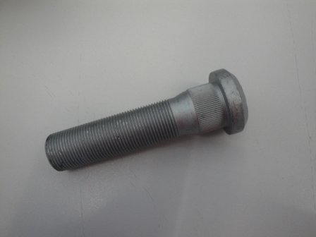 Radbolzen Hinten Volvo 8700