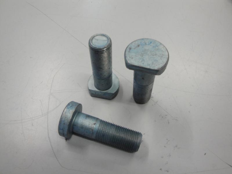 Radbolzen Vorne Für Temsa Opalin