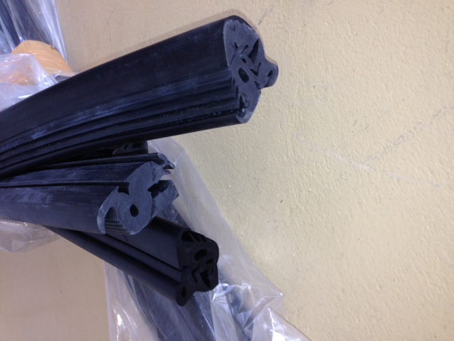 Frontscheibe Gummi Mb O 350 Mit Grün Band