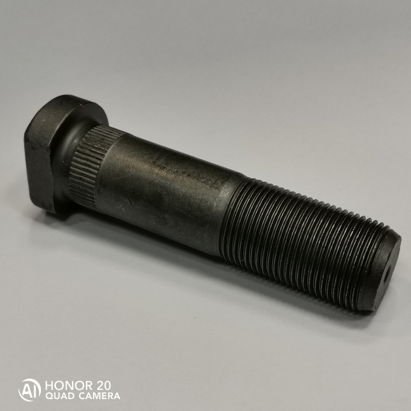 Radbefestigungsbolzen M22X1,5X85mm IVECO 